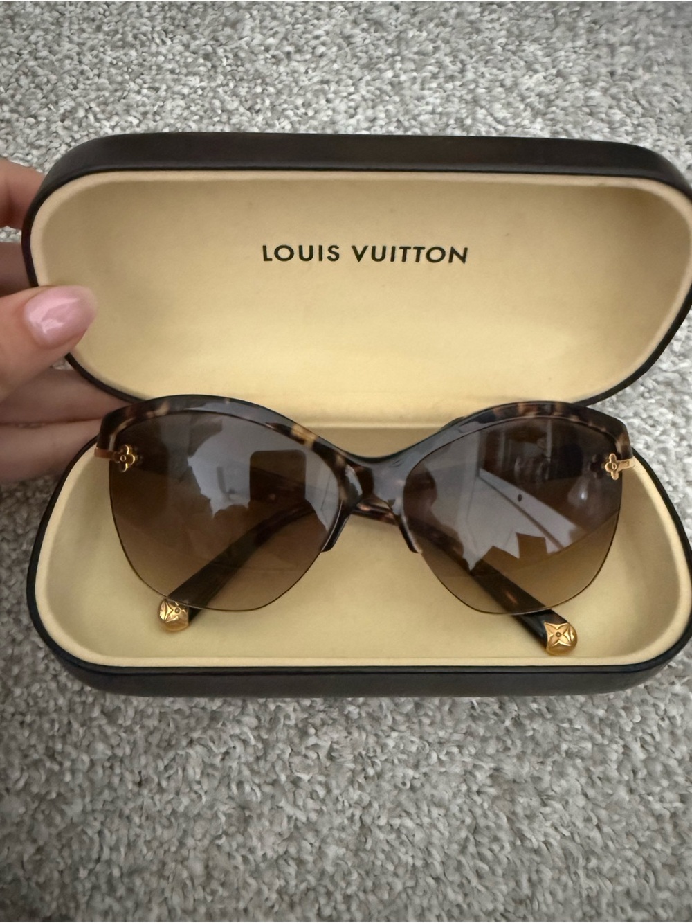 Louis Vuitton Tortoiseshell Cat-Eye Sunglasses with Brown Gradient Lenses